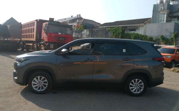 TOYOTA INNOVA ZENIX G