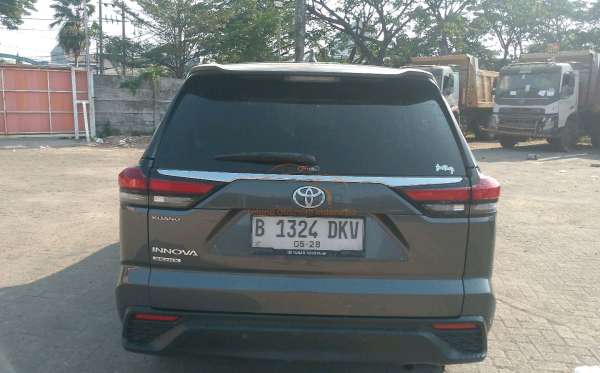 TOYOTA INNOVA ZENIX G