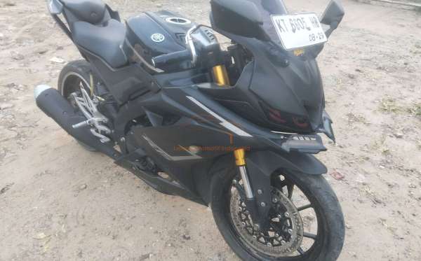 YAMAHA R-15 SERIES