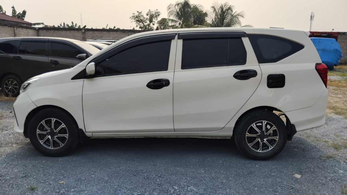 DAIHATSU  SIGRA  M