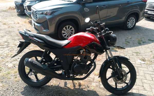 HONDA CB 150 Verza