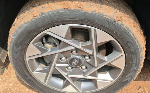 HYUNDAI STARGAZER STYLE AT