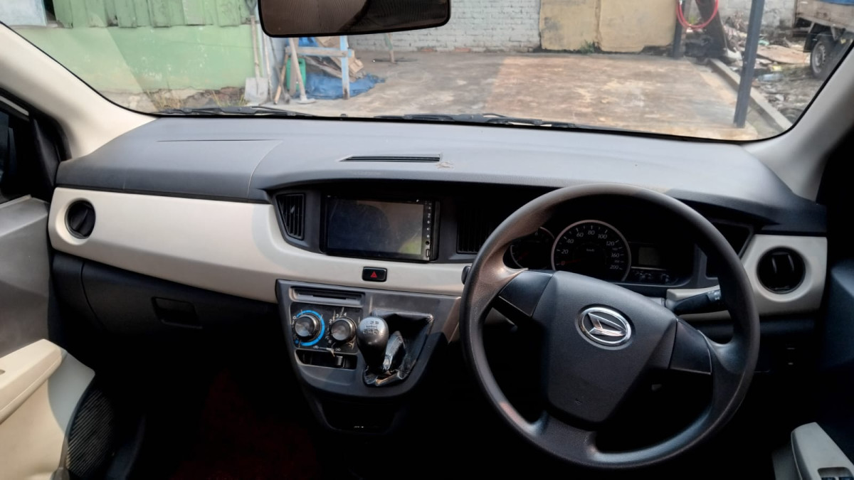 DAIHATSU  SIGRA  M
