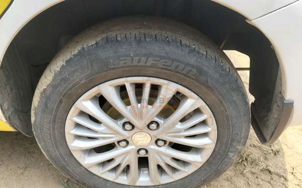 SUZUKI  ERTIGA