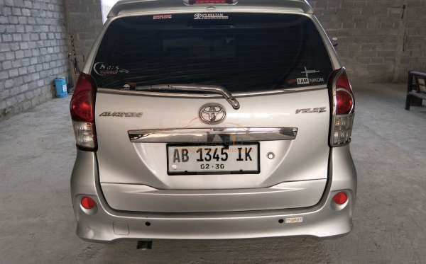 TOYOTA AVANZA