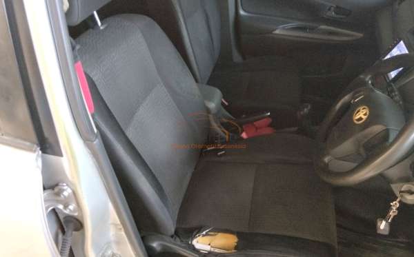 TOYOTA AVANZA