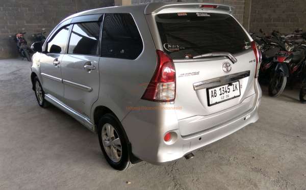 TOYOTA AVANZA