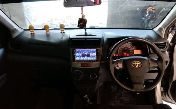 TOYOTA AVANZA