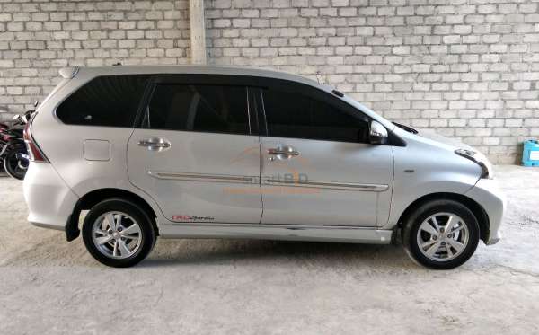 TOYOTA AVANZA