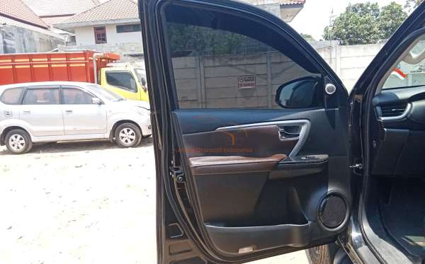 TOYOTA FORTUNER 2.4 VRZ