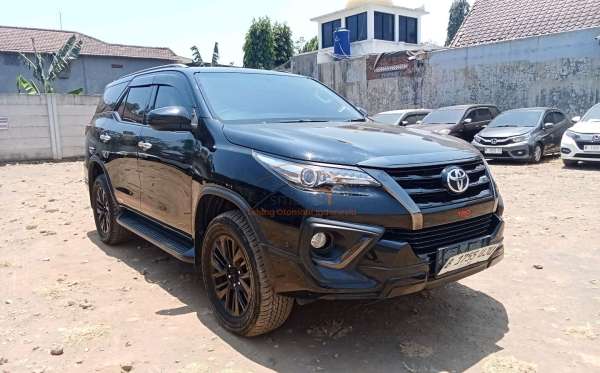 TOYOTA FORTUNER 2.4 VRZ