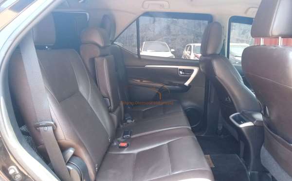 TOYOTA FORTUNER 2.4 VRZ