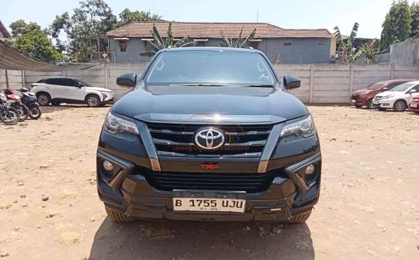 TOYOTA FORTUNER 2.4 VRZ