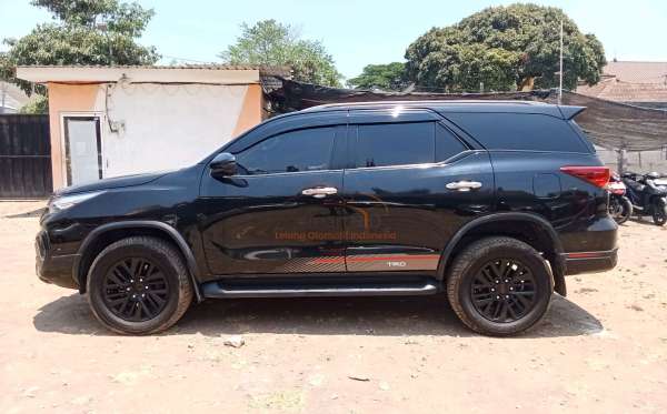 TOYOTA FORTUNER 2.4 VRZ