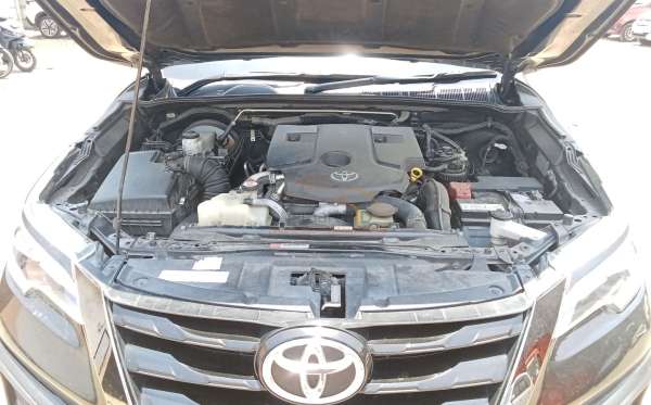 TOYOTA FORTUNER 2.4 VRZ