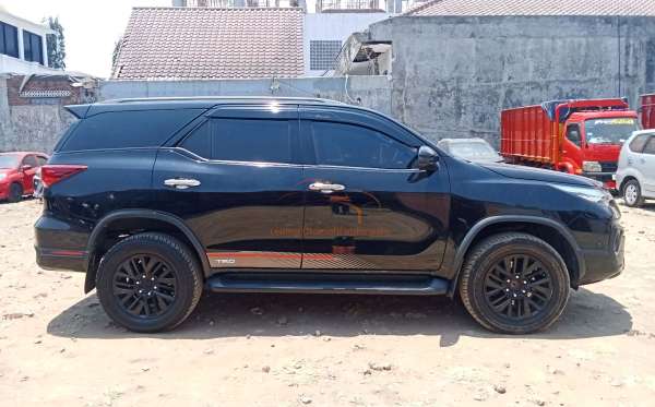 TOYOTA FORTUNER 2.4 VRZ