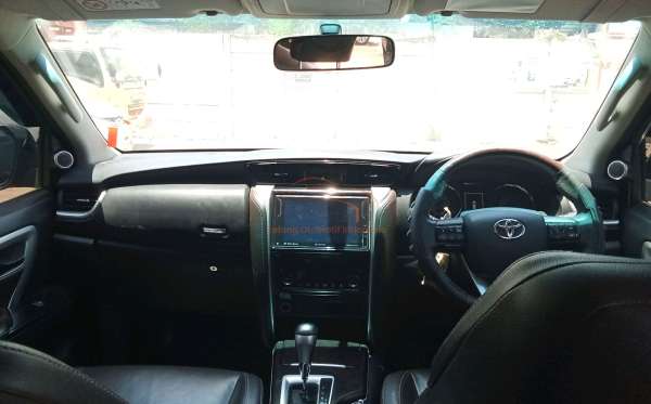 TOYOTA FORTUNER 2.4 VRZ