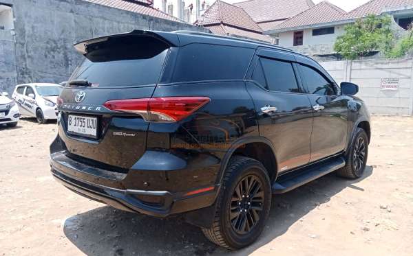 TOYOTA FORTUNER 2.4 VRZ