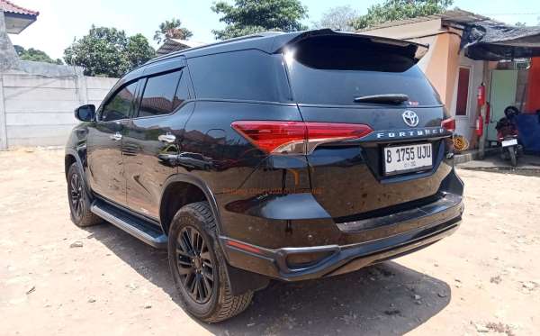 TOYOTA FORTUNER 2.4 VRZ