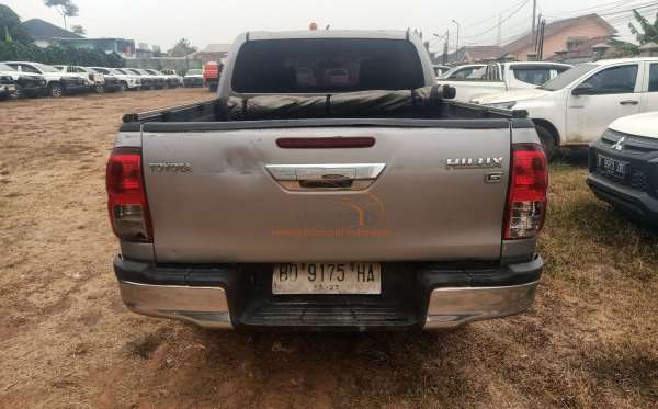 TOYOTA HILUX 2.4G DC 4X4