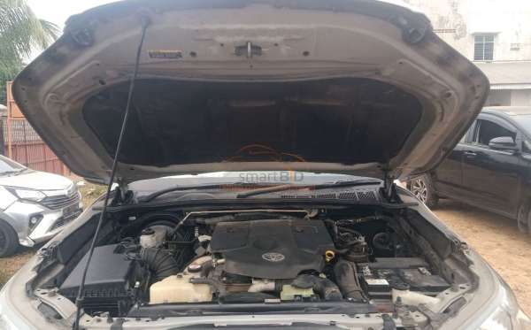 TOYOTA HILUX 2.4G DC 4X4