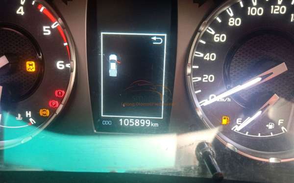 TOYOTA HILUX 2.4G DC 4X4