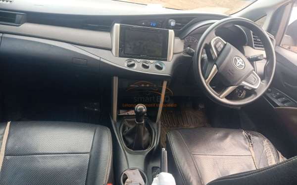 TOYOTA INNOVA 2.4 G