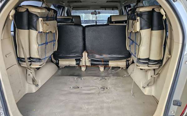 TOYOTA INNOVA