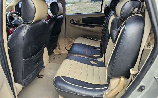 TOYOTA INNOVA