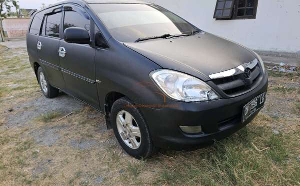 TOYOTA INNOVA