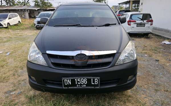 TOYOTA INNOVA