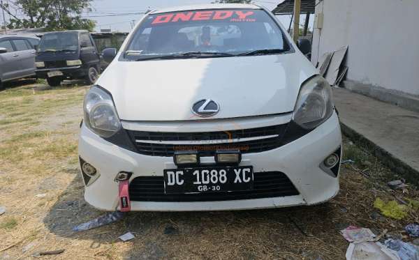 DAIHATSU AYLA M MT