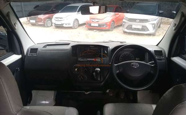 DAIHATSU GRAN MAX BLIND VAN