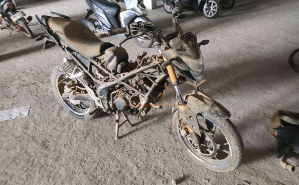 HONDA  CB 150 R