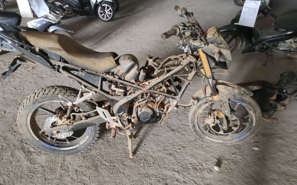 HONDA  CB 150 R