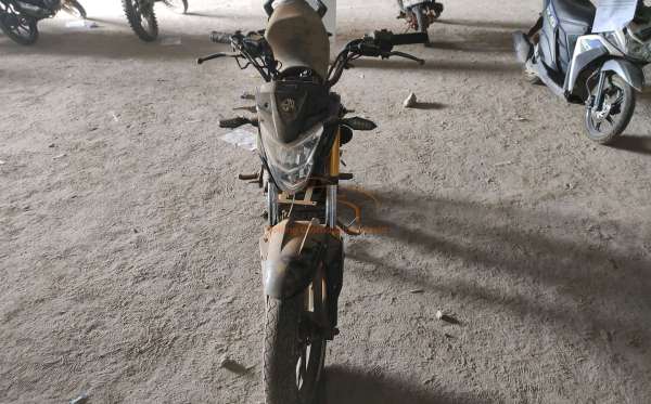 HONDA  CB 150 R