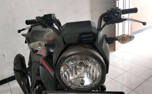 HONDA CB 150 Verza