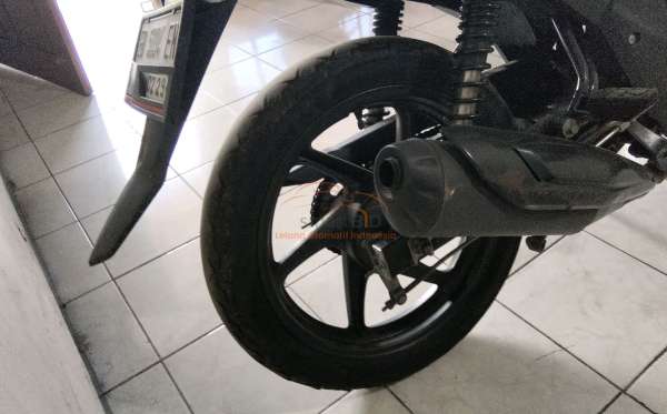 HONDA CB 150 Verza