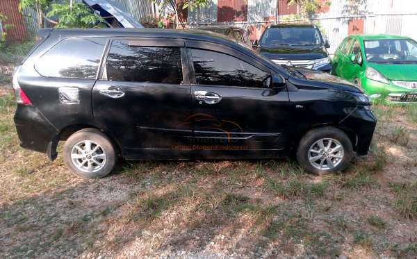 TOYOTA AVANZA