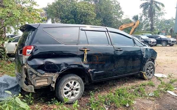 TOYOTA  INNOVA  G