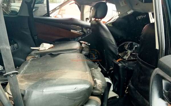 TOYOTA  INNOVA  G