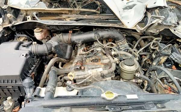 TOYOTA  INNOVA  G