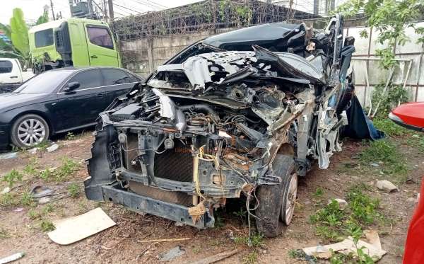 TOYOTA  INNOVA  G