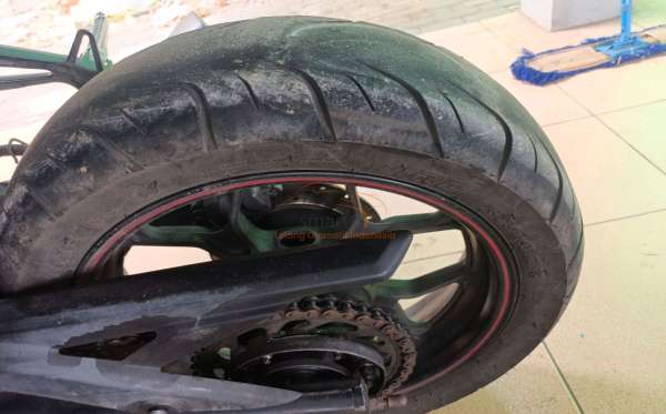 YAMAHA YZF R25
