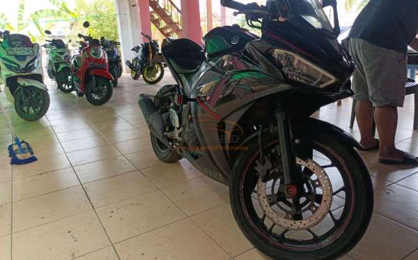 YAMAHA YZF R25