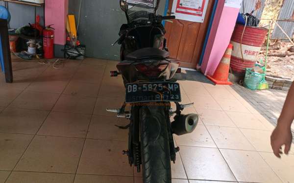 YAMAHA YZF R25