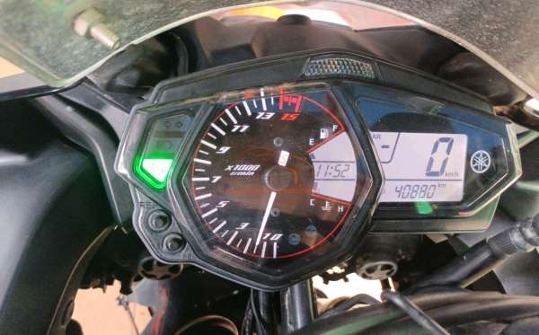 YAMAHA YZF R25