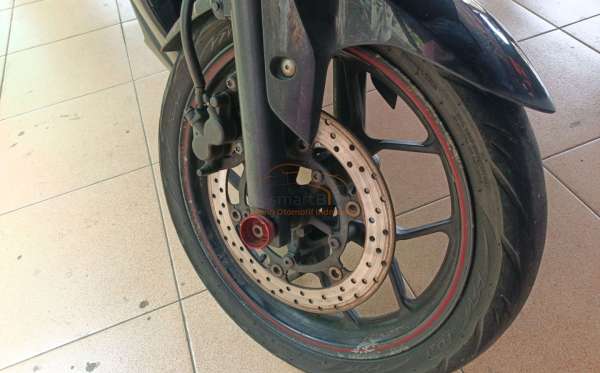 YAMAHA YZF R25
