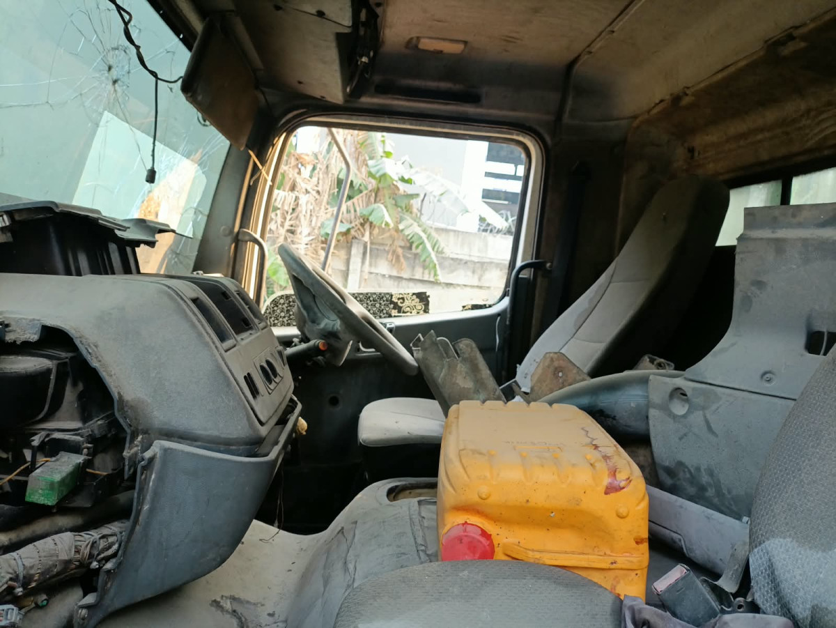 MERCEDES BENZ AXOR  2528C