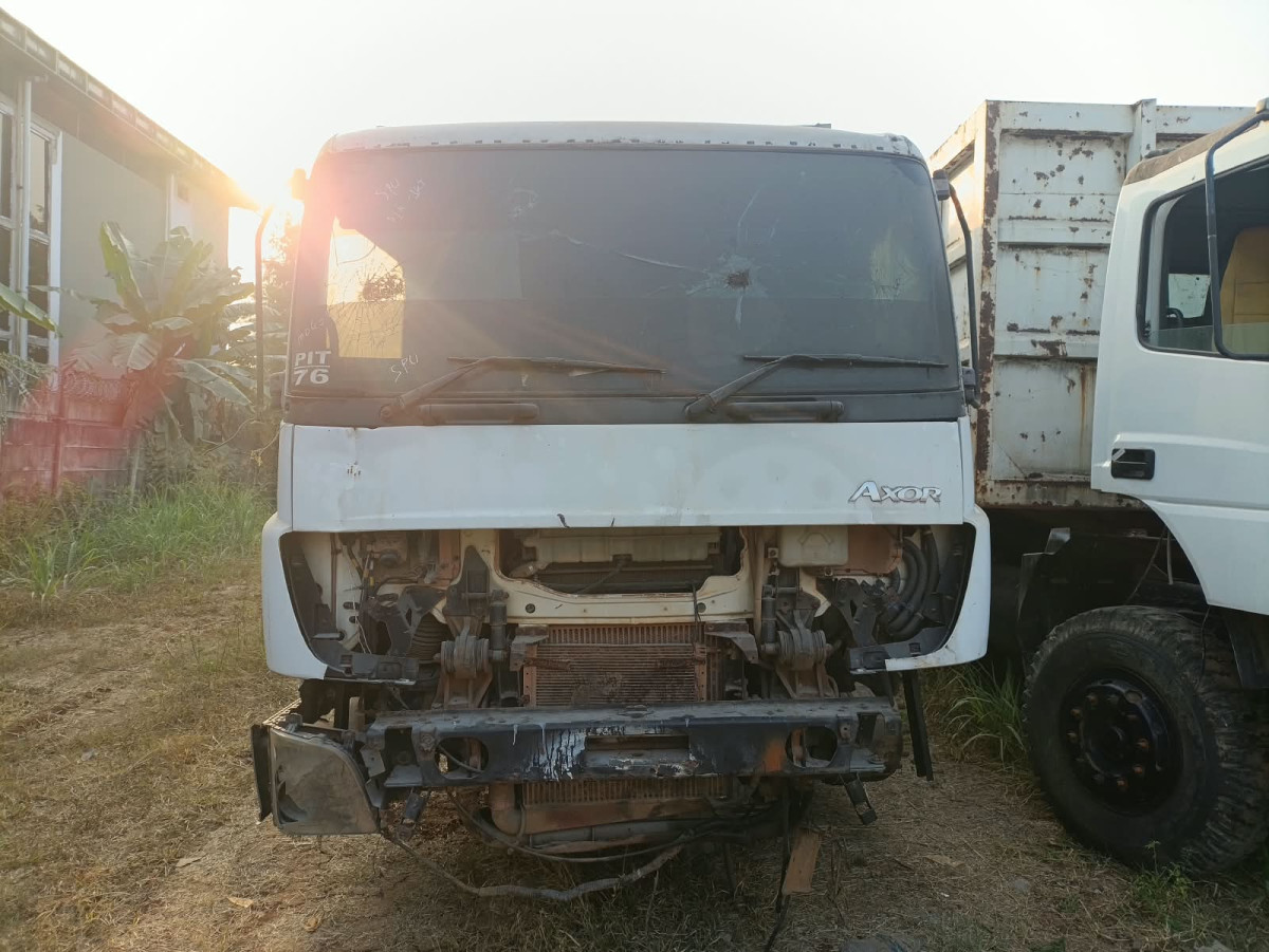 MERCEDES BENZ AXOR  2528C